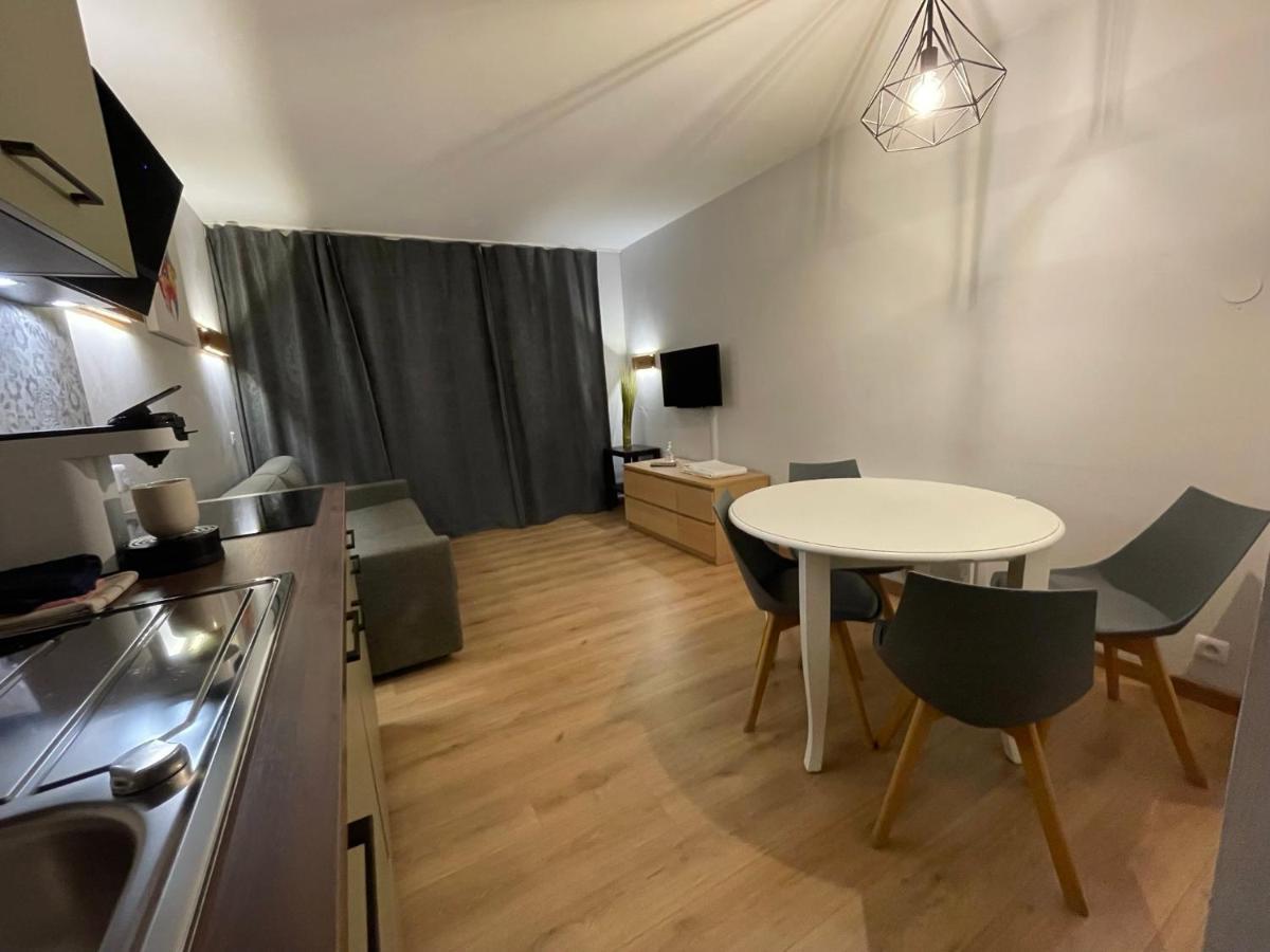 Studio Sur Le Domaine Du Golf De Pont Royal Малмор Екстериор снимка