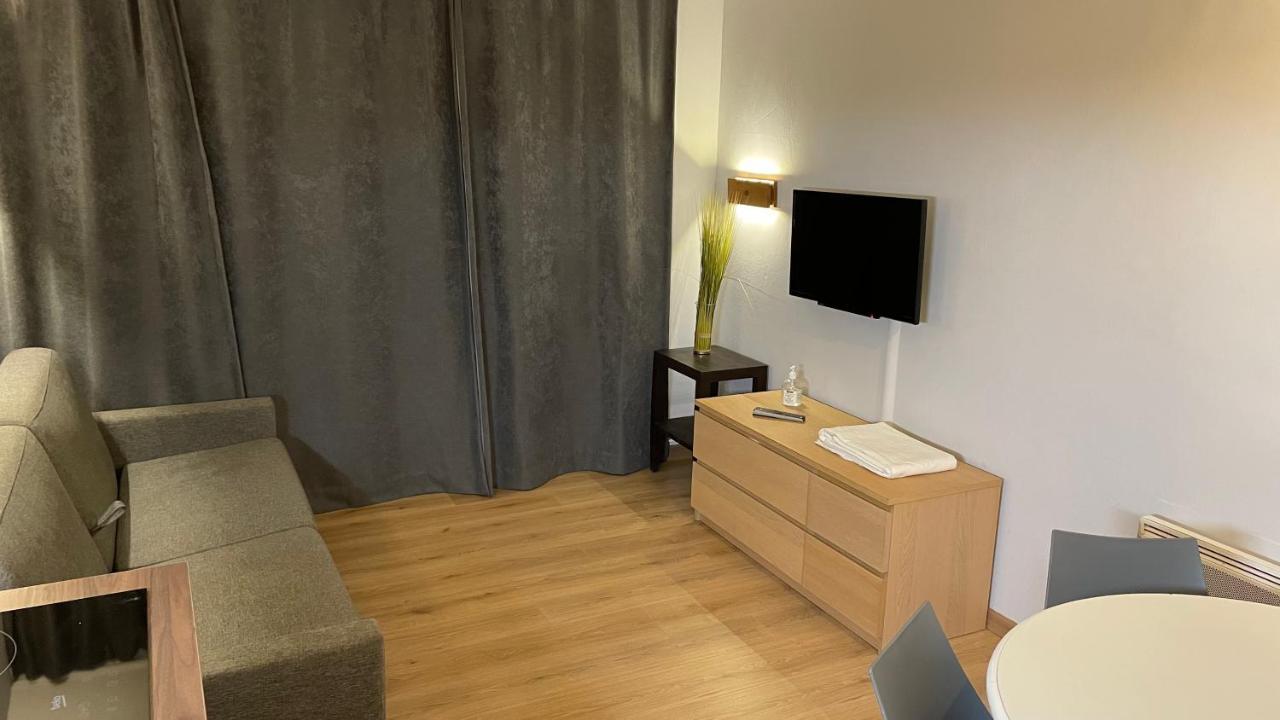 Studio Sur Le Domaine Du Golf De Pont Royal Малмор Екстериор снимка