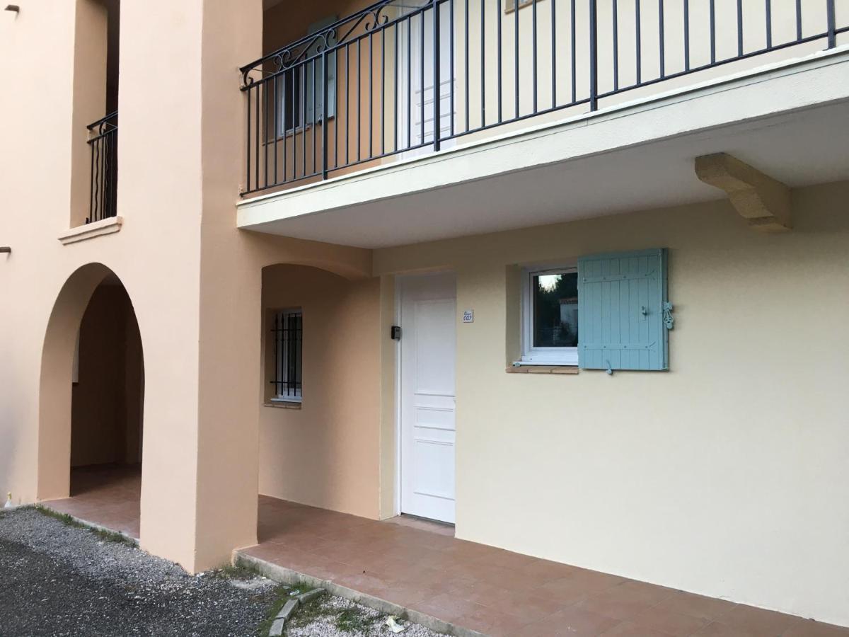 Studio Sur Le Domaine Du Golf De Pont Royal Малмор Екстериор снимка